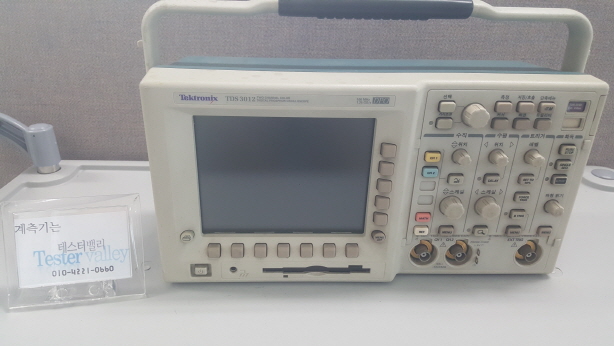 Tektronix TDS3012 100 MHz 2 Channel Digital Phosphor Oscilloscope